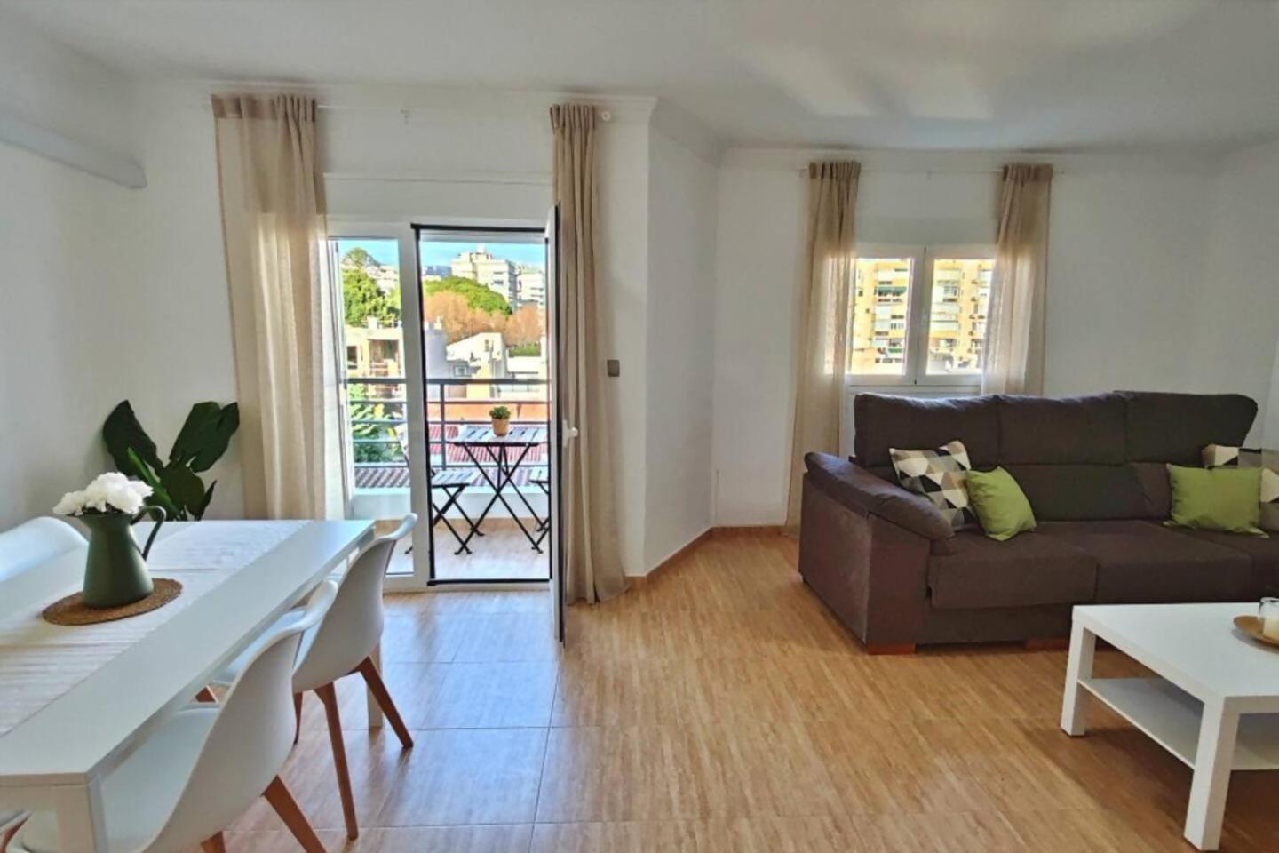 Apartamento Paseo Larios トレ・デル・マール エクステリア 写真